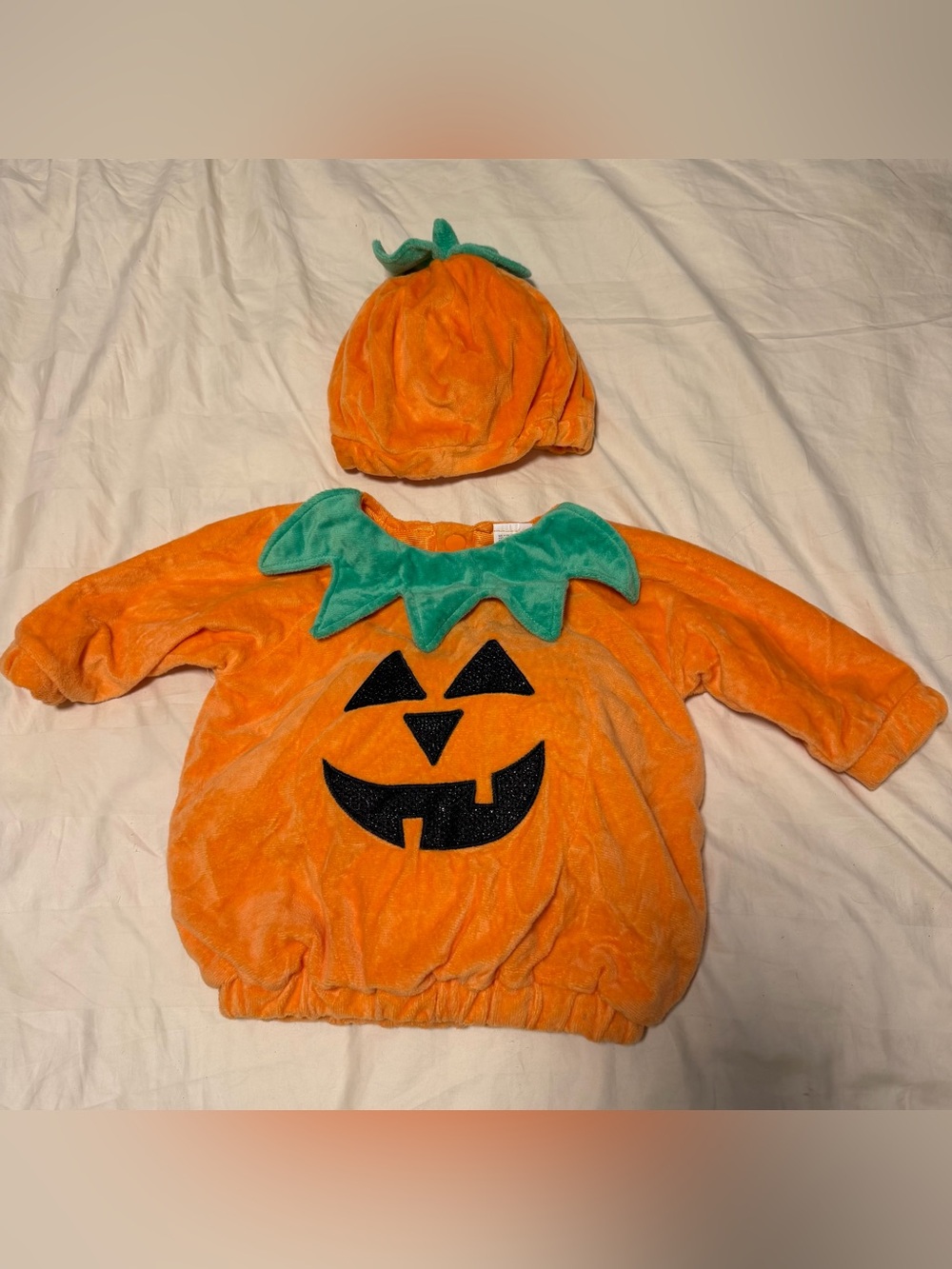 Baby pumpkin Halloween costume size 6 to 12 months